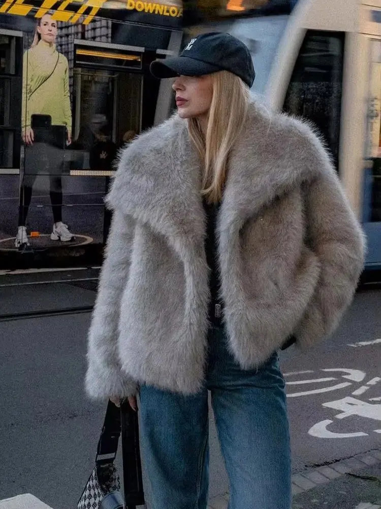 HH Women Elegant Faux Fur Coat