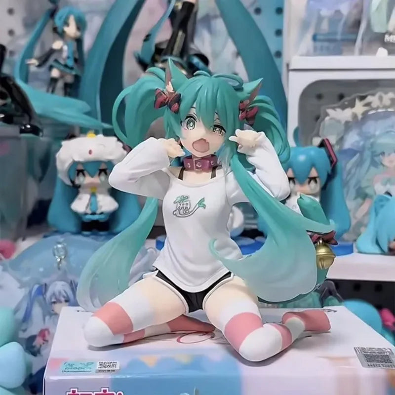 Hatsune Miku Neko T-Shirt Figure