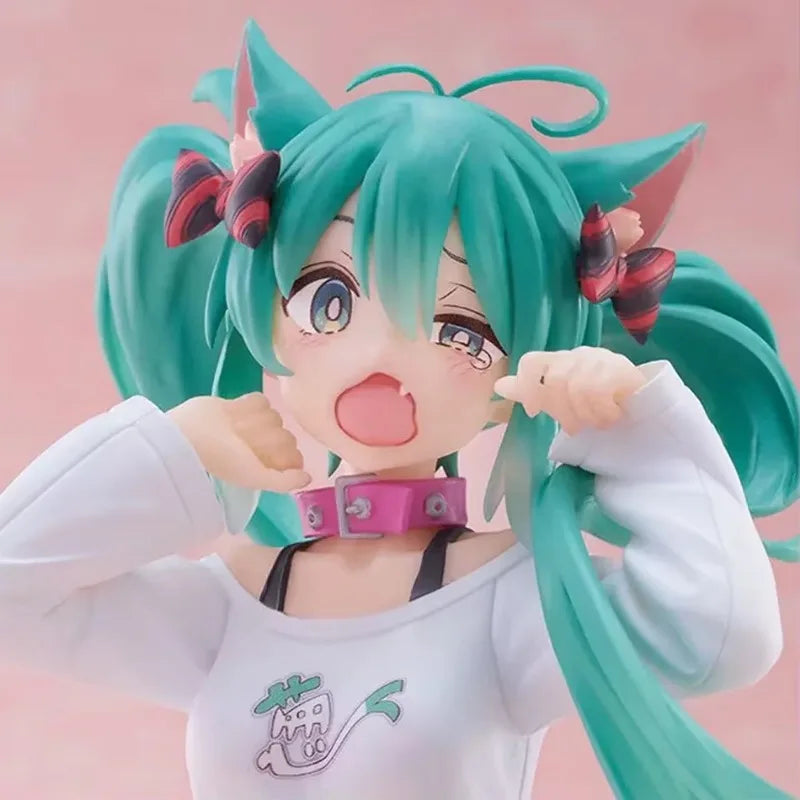 Hatsune Miku Neko T-Shirt Figure